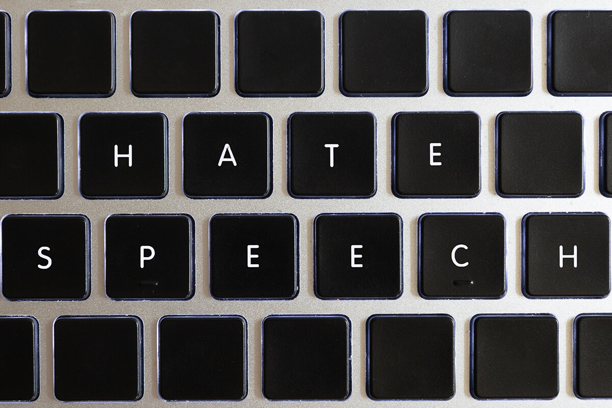 Tastatur mit Aufschrift Hate Speech